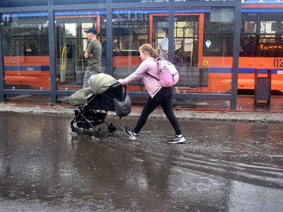 Предпенсионеры и женщины в декрете могут подать заявку на переобучение в Подмосковье
