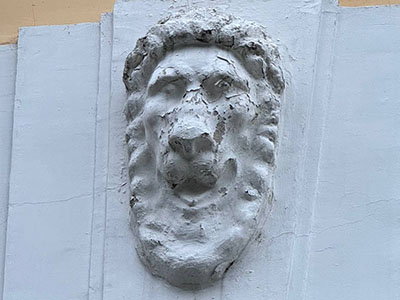 Львы с улыбками, второй «Петергоф» и фрески Андрея Рублева. Что посмотреть во Владимире за один день